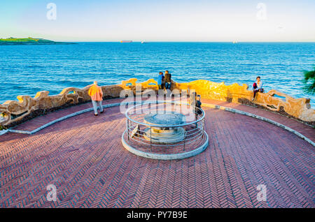 Point de vue dans les jardins de Piquio. Promenade sur la plage El Sardinero. Santander, Cantabria, Spain, Europe Banque D'Images