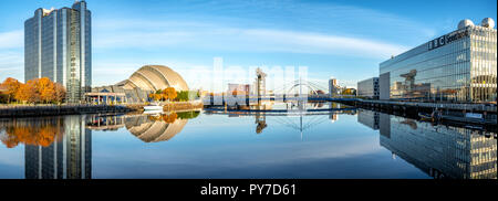 Riverside en automne, Glasgow, Royaume-Uni Banque D'Images