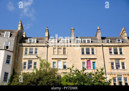 L'arrière de maisons dans le parangon à de Walcot Street, Bath, Somerset Banque D'Images