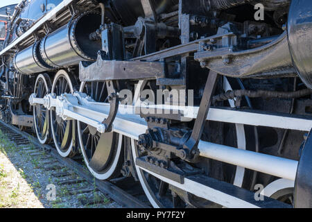 Les roues de fer de la vieille locomotive à vapeur Railroad Banque D'Images