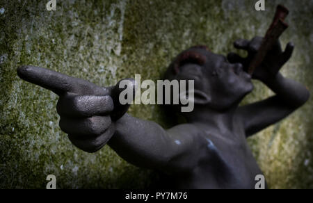 Pan, dieu des bergers et des troupeaux, sauvages, soufflant sa pipe et de pointage Banque D'Images