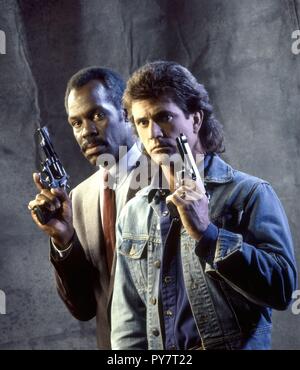 Titre original : arme mortelle. Titre en anglais : l'arme fatale. Année : 1987. Réalisateur : RICHARD DONNER. Stars : Danny Glover, Mel Gibson. Credit : Warner Brothers / Album Banque D'Images