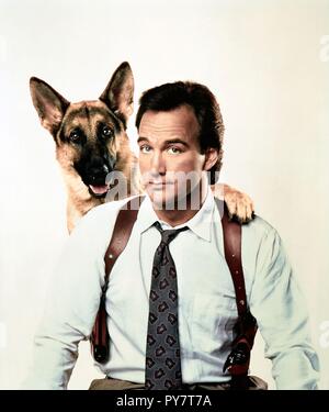 Titre original : K-9. Titre en anglais : K-9. Année : 1989. Directeur : ROD DANIEL. Stars : James Belushi. Credit : UNIVERSAL PICTURES / Album Banque D'Images