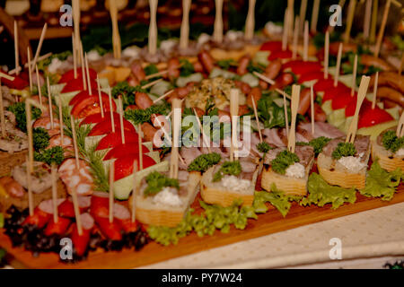 Table de mariage exquis avec des collations, tableau cosaque Banque D'Images