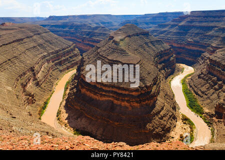 Vue de Goosenecks State Park, Utah, USA. L'érosion de la rivière. San Juan river canyon Banque D'Images