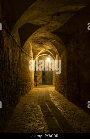 Todi (Ombrie, Italie) - La ville médiévale d''Ombrie, dans un soir d'été. Banque D'Images