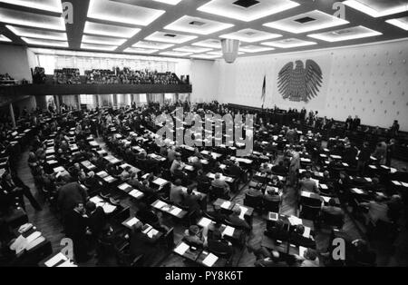 Bundestag : élections, prestation de serment et la présentation de la troisième cabinet de Chancelier fédéral Helmut Schmidt le 5 novembre 1980 à Bonn. Dans le monde d'utilisation | Banque D'Images