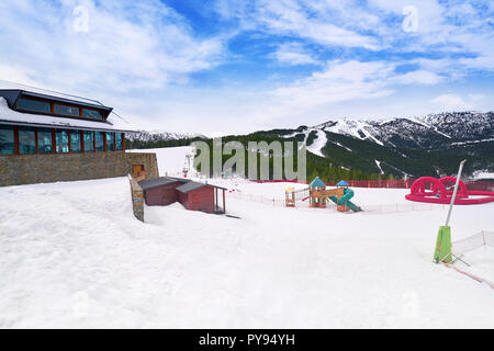 Station de ski de Pal en Andorre Pyrénées sur sunny day Banque D'Images