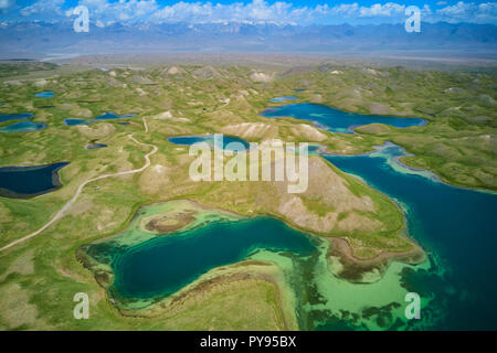 Le Kirghizistan, la province, Alaï vallée, Tolpur lake, camp de base du pic Lenine, vue aérienne Banque D'Images