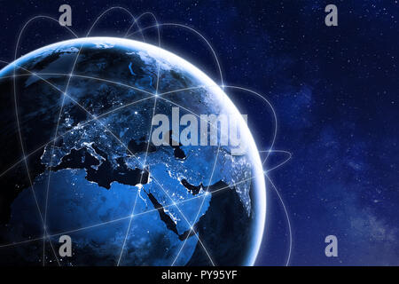 Concept de la connectivité mondiale dans le monde entier avec des lignes de connexion réseau de communication autour de la planète Terre vue de l'espace, de l'orbite des satellites, les lumières de la ville Banque D'Images