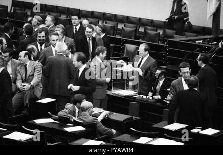 Élection, prestation de serment et la présentation de la troisième cabinet de Chancelier fédéral Helmut Schmidt le 5 novembre 1980 à Bonn. Dans le monde d'utilisation | Banque D'Images