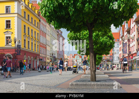 Wroclaw Pologne, vue en été de Swidnicka Street dans la vieille ville de Wroclaw, Pologne. Banque D'Images