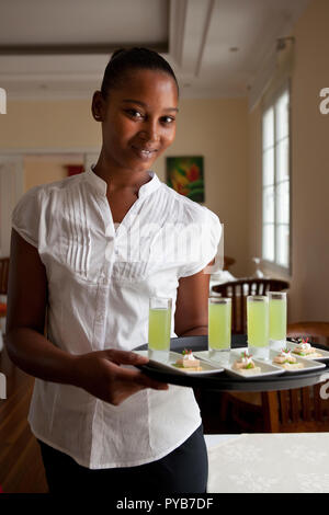 Cocktails mauricien d'être servi à Port Louis. Banque D'Images