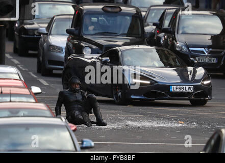 L'acteur Idris Elba pendant le tournage dans le centre-ville de Glasgow pour un nouveau Fast and Furious film de la franchise. Banque D'Images