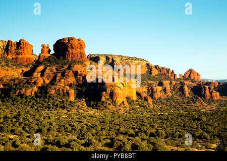 Belles falaises en pierre rouge de Sedona, Arizona Banque D'Images