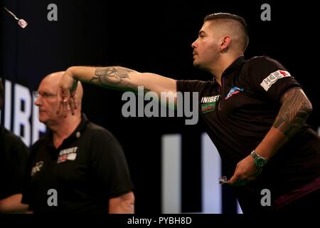 Dortmund, Allemagne. 25 octobre, 2018. firo : 25.10.2018, Dart, PDC, Unibet Championnat européen de fléchettes 2018, Dortmund Jelle Klaasen (NED), DART, jeter la moitié de la figure, l'utilisation de crédit dans le monde entier | : dpa/Alamy Live News Banque D'Images