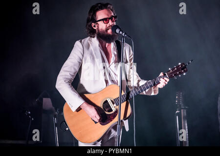 Gateshead, Royaume-Uni. 26 octobre 2018. Le Père John Misty (Josh Tillman) effectue au Sage Gateshead le 26 octobre 2018. Crédit : Thomas Jackson/Alamy Live News Banque D'Images