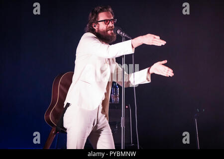 Gateshead, Royaume-Uni. 26 octobre 2018. Le Père John Misty (Josh Tillman) effectue au Sage Gateshead le 26 octobre 2018. Crédit : Thomas Jackson/Alamy Live News Banque D'Images