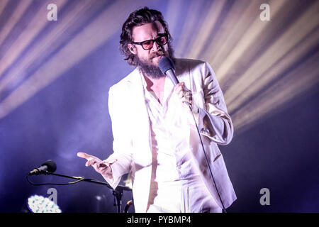 Gateshead, Royaume-Uni. 26 octobre 2018. Le Père John Misty (Josh Tillman) effectue au Sage Gateshead le 26 octobre 2018. Crédit : Thomas Jackson/Alamy Live News Banque D'Images