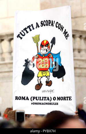 Rome, Italie. 27 Oct, 2018. Une bannière tout le monde avec moi, propre Rome ou la mort le 27 octobre 2018 Rome. Capitole Square. Démonstration de citoyens romains contre le maire et contre la détérioration et les énormes problèmes qui ont été touchant de Rome au cours des derniers mois, comme des ordures, l'insouciance et d'énormes et dangereux des trous dans les rues. Le sit-in a été organisé par 6 femmes qui a créé le mouvement 'Rome dit stop'. Foto Samantha Zucchi Insidefoto insidefoto Crédit : srl/Alamy Live News Banque D'Images