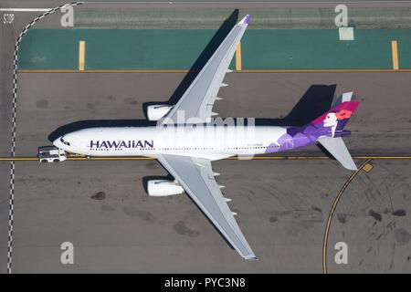 Los Angeles, USA - 20. Février 2016 : Hawaiian Airlines Airbus A330-200 à l'aéroport de Los Angeles (LAX) aux Etats-Unis. Dans le monde d'utilisation | Banque D'Images
