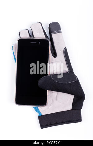 Détail de la tablette tactile d'un doigt de gant de vélo pour gérer le smartphone isolé sur blanc. Banque D'Images