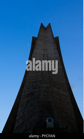 Vue extérieure du sanctuaire du martyr à Alger, Algérie Banque D'Images