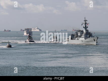 Le Pakistan Naval Ship Aslat arrivant à Portsmouth, Royaume-Uni, le 18 juillet 2018 pour une visite de courtoisie. Banque D'Images