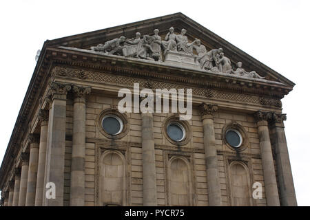 L'hôtel de ville, un bâtiment classé grade 1, au milieu de Todmorden Banque D'Images