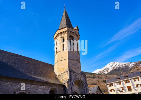 Viella Viella church Sant Miqueu dans Gérone Catalogne Espagne d'Aran dans les Pyrénées Banque D'Images