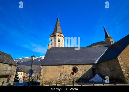 Viella Viella church Sant Miqueu dans Gérone Catalogne Espagne d'Aran dans les Pyrénées Banque D'Images