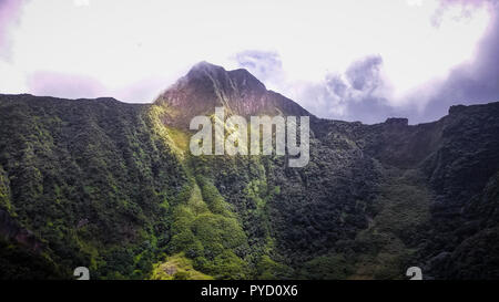Cratère du Mont Liamuiga, volcan inactif sur Saint Kitts et Nevis dans les Caraïbes Banque D'Images