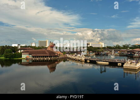 Orlando, Floride. 06 octobre, 2018. Vue panoramique de Disney Ressorts sur falls saison à Lake Buena Vista Banque D'Images