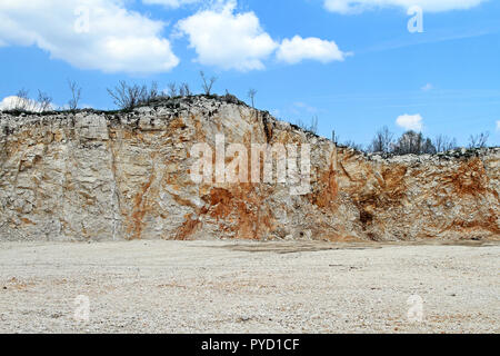 Mine à ciel ouvert d'extraction de matériaux de construction globale Banque D'Images