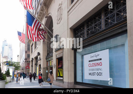 Lord & Taylor Department Store, la plus ancienne dans le pays affiche son signe de clôture à New York. Le bâtiment est acheté par WeWork. Banque D'Images