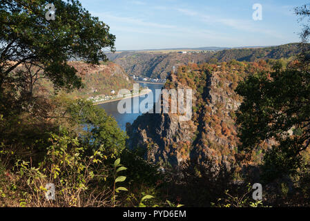 Rocher de la Loreley, vallée du Rhin à l'automne Banque D'Images