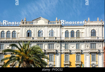 La Rinascente shopping centre palace dans la rue principale "Via Roma", Cagliari, Sardaigne, île, Italie Banque D'Images