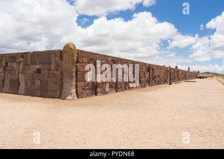 Détail du Mur en ruines Tiwanaco près de La Paz en Bolivie. Culture et archéologie Banque D'Images