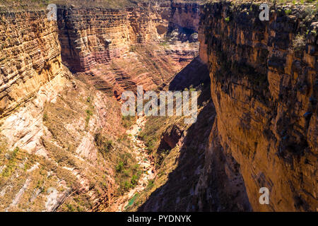Vue sur le canyon de Toro Toro en Bolivie. Cochabamba. Lookout Banque D'Images