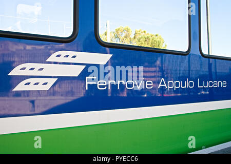 FAL, Ferrovie Appulo Lucane, réseau ferroviaire italien, les trains reliant Bari, Pouilles à Matera, Basilicate, via Altamura et Gravina et le parc de M Banque D'Images