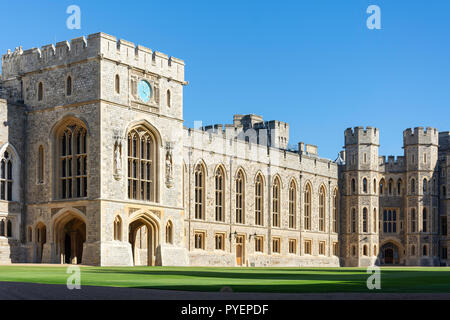 La partie supérieure de Ward et St George's Hall, l'entrée du château de Windsor, Windsor, Berkshire, Angleterre, Royaume-Uni Banque D'Images