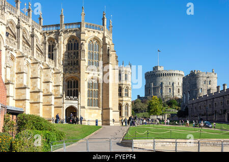 La Chapelle St George et la Tour Ronde, Ward, le château de Windsor, Windsor, Berkshire, Angleterre, Royaume-Uni Banque D'Images