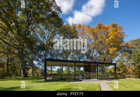 La maison de verre, ou Johnson House, construite en 1949, est maintenant une maison historique, conçu par Philip Johnson à New Canaan, CT, USA Banque D'Images