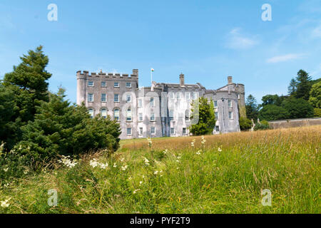 L'extérieur du Picton Castle, près de Haverfordwest, Pembrokeshire, Pays de Galles, Royaume-Uni Ouest Banque D'Images