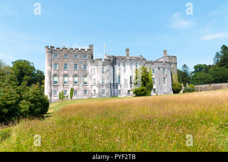 L'extérieur du Picton Castle, près de Haverfordwest, Pembrokeshire, Pays de Galles, Royaume-Uni Ouest Banque D'Images