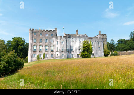 L'extérieur du Picton Castle, près de Haverfordwest, Pembrokeshire, Pays de Galles, Royaume-Uni Ouest Banque D'Images