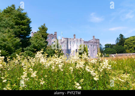 L'extérieur du Picton Castle, près de Haverfordwest, Pembrokeshire, Pays de Galles, Royaume-Uni Ouest Banque D'Images