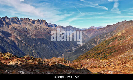 L'automne dans les Alpes françaises. Vallée de Chamonix Mont-Blanc, Haute-Savoie, France. Banque D'Images