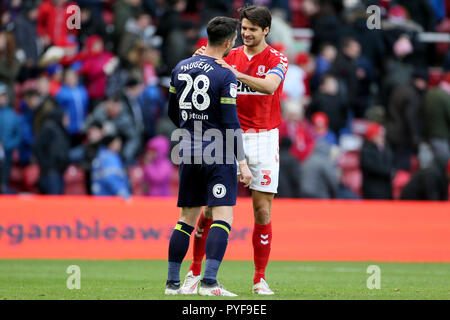 Derby County's David Nugent et Middlesbrough's George ami après le match au Sky Bet Championship match au stade Riverside, Middlesbrough. Banque D'Images