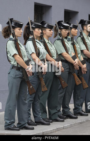 La Garde civile espagnole au cours de la tenue des événements commémoratifs à l'occasion du 30e anniversaire de l'admission des femmes dans les corps de la Garde civile et le 25e anniversaire de Madrid, Espagne : d''atmosphère où : Madrid, Espagne Quand : 26 Sep 2018 Crédit : Oscar Gonzalez/WENN.com Banque D'Images